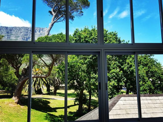 @viavolunteers
Ashanti Lodge & Travel Centre
📸 ; @viavolunteers

THROWBACK... 
Room with a view. The lounge at Ashanti Lodge is a great spot to relax in while checking out the weather on Table Mountain!

#SouthAfrica #visitsouthafrica #meetsouthafrica #CapeTown #capetownmag #lovecapetown #ilovecapetown #accommodation #ashantilodge #backpacker #TableMountain 
@ashantilodge
#ommodigital